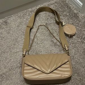 Nude / tan purse with chain strap